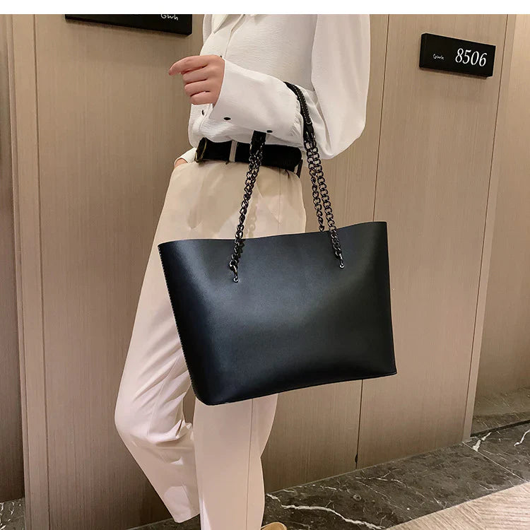 Elegant Chain Strap Tote Bag – Classic Edition (ZTS CR 020)