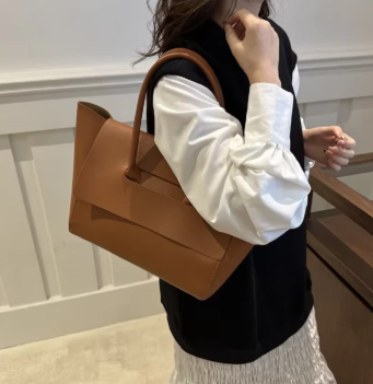 Designer Style Women's Large Capacity Handbag ZTS-CR-066